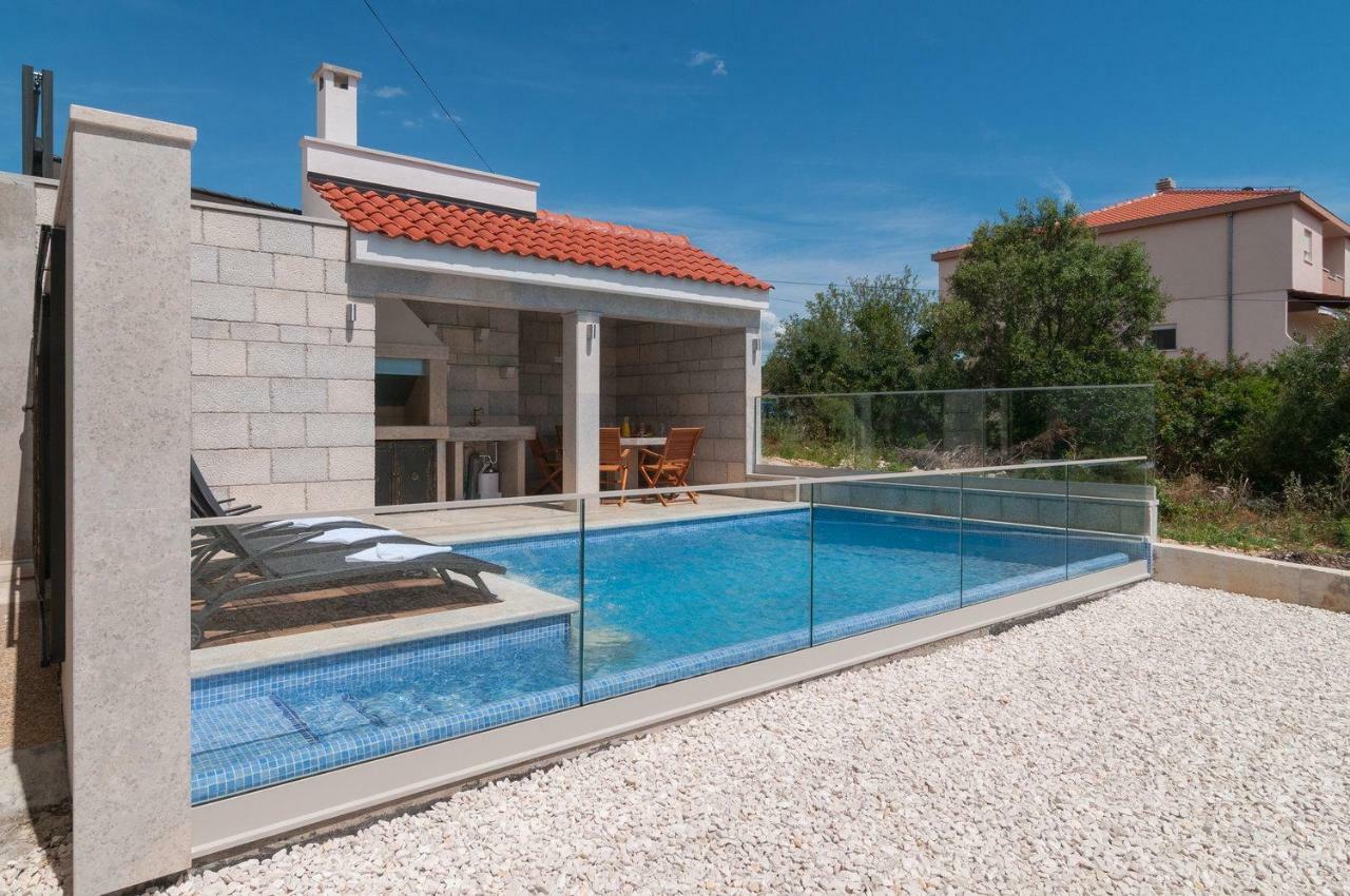 Beautiful Apartment With Private Pool Trogir Exteriér fotografie