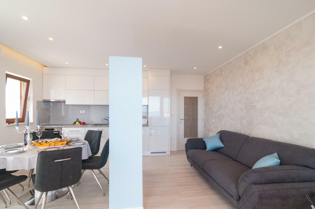 Beautiful Apartment With Private Pool Trogir Exteriér fotografie