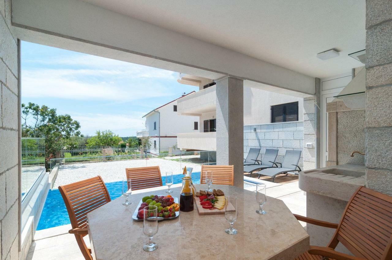 Beautiful Apartment With Private Pool Trogir Exteriér fotografie